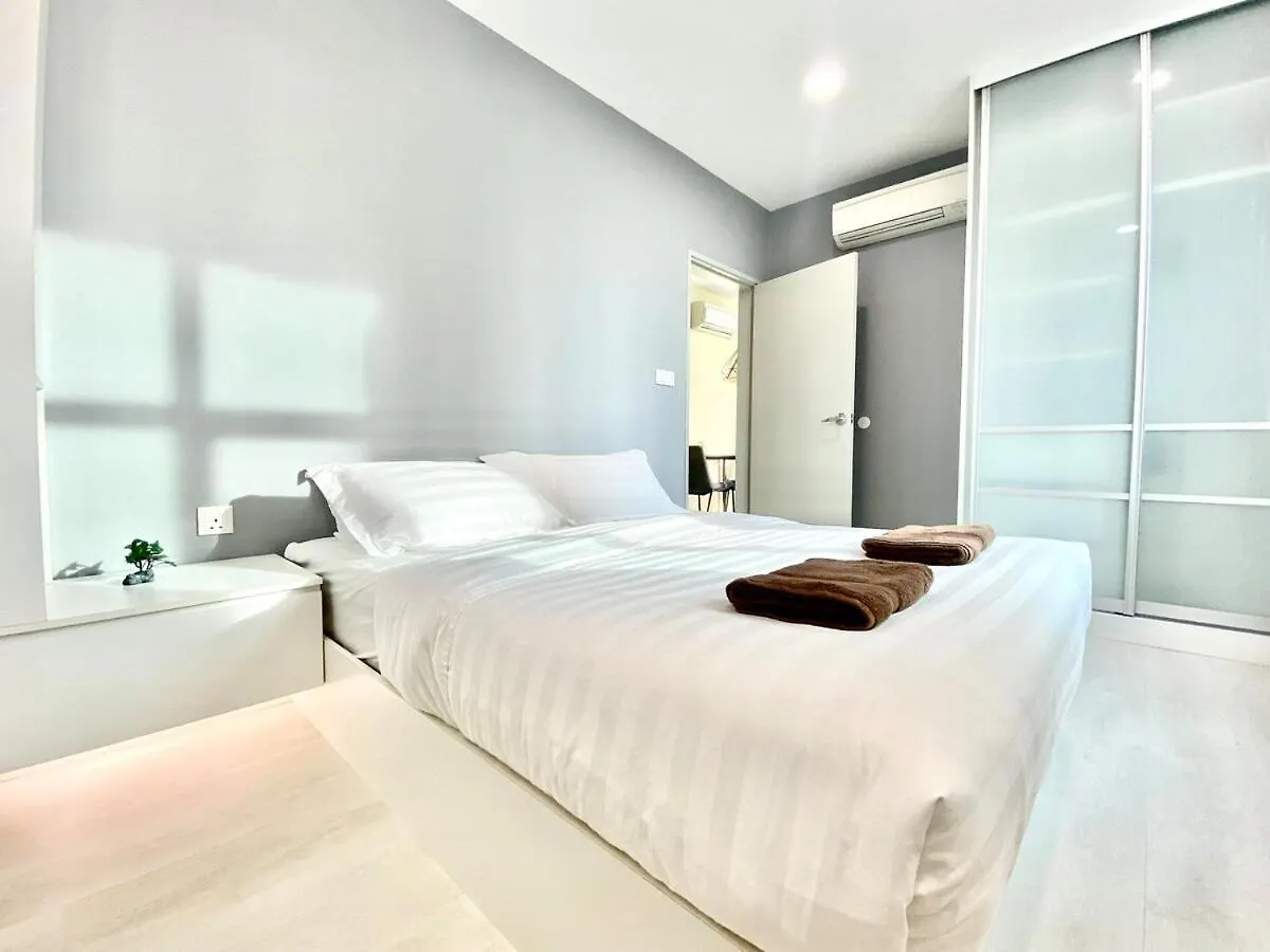 Straits Garden Suites #Pool With View #Seaview And Bridge View #Georgetown #3Pax #2Br2Bath #1Queen 1Single #Quality Well Maintained #Private Host מלזיה