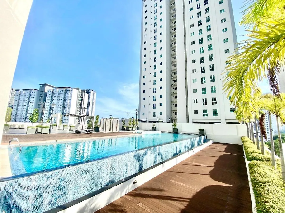 דירה Straits Garden Suites #Pool With View #Seaview And Bridge View #Georgetown #3Pax #2Br2Bath #1Queen 1Single #Quality Well Maintained #Private Host