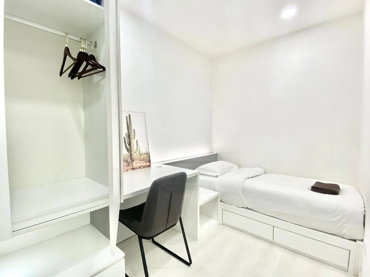 דירה Straits Garden Suites #Pool With View #Seaview And Bridge View #Georgetown #3Pax #2Br2Bath #1Queen 1Single #Quality Well Maintained #Private Host