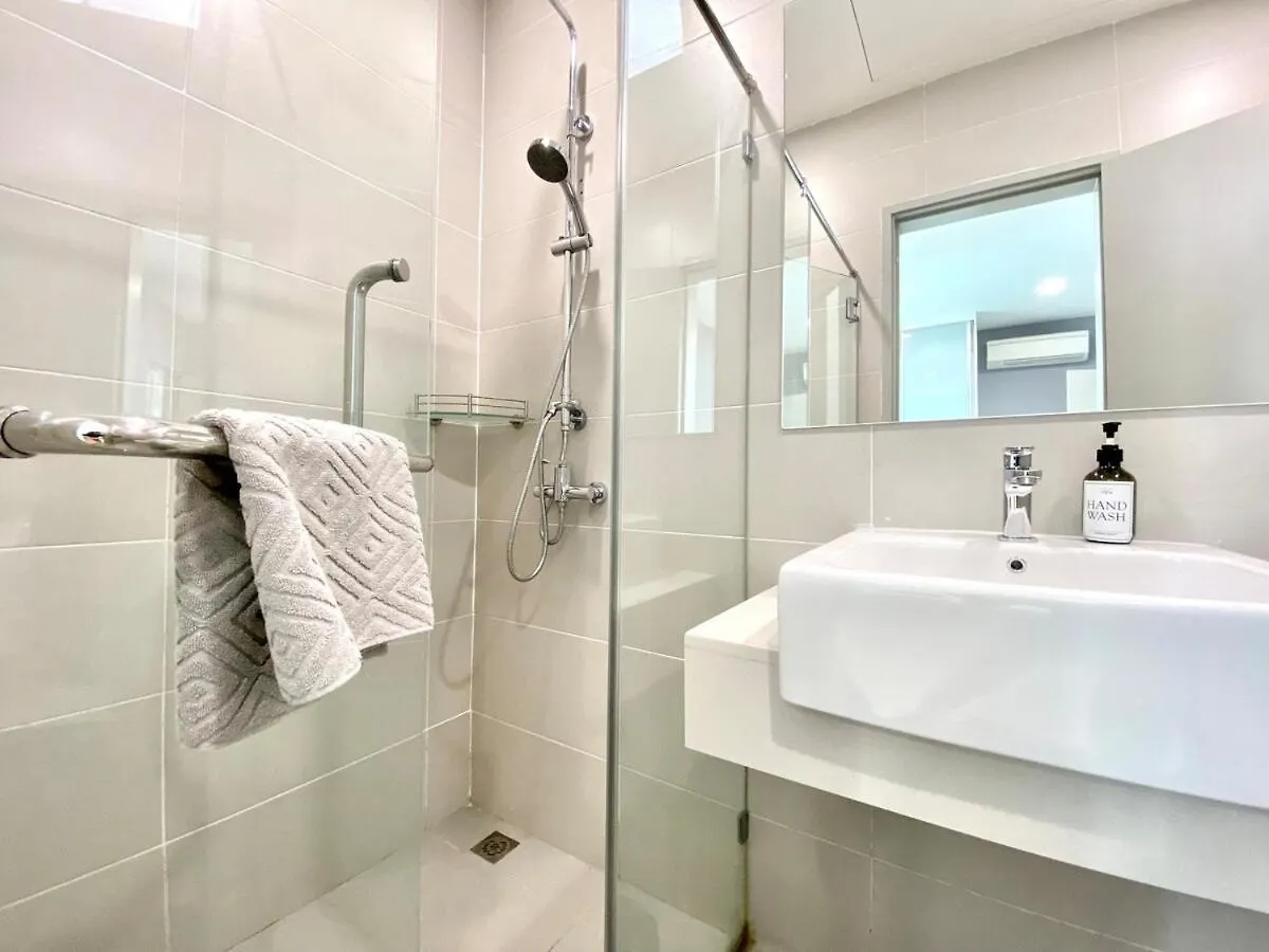 Straits Garden Suites #Pool With View #Seaview And Bridge View #Georgetown #3Pax #2Br2Bath #1Queen 1Single #Quality Well Maintained #Private Host 公寓 乔治敦