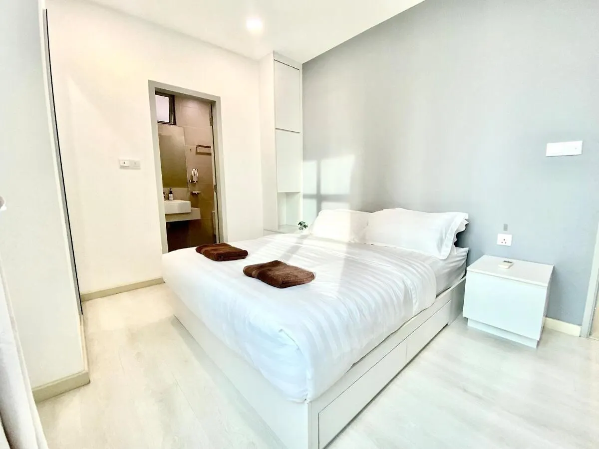 公寓 Straits Garden Suites #Pool With View #Seaview And Bridge View #Georgetown #3Pax #2Br2Bath #1Queen 1Single #Quality Well Maintained #Private Host
